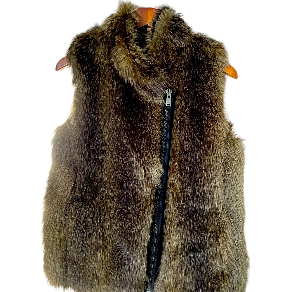 Banana Republic Faux Fur Zip-Front Vest in Brown
